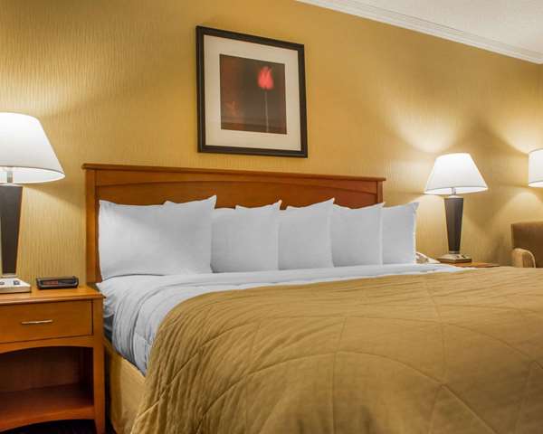  - Clarion Hotel & Suites Riverfront Oswego