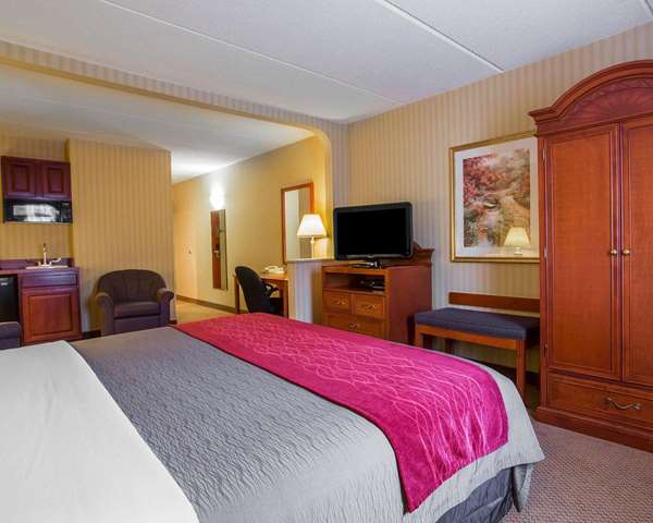Suite - Comfort Inn & Suites Hawthorne