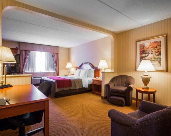 Suite - Comfort Inn & Suites Hawthorne