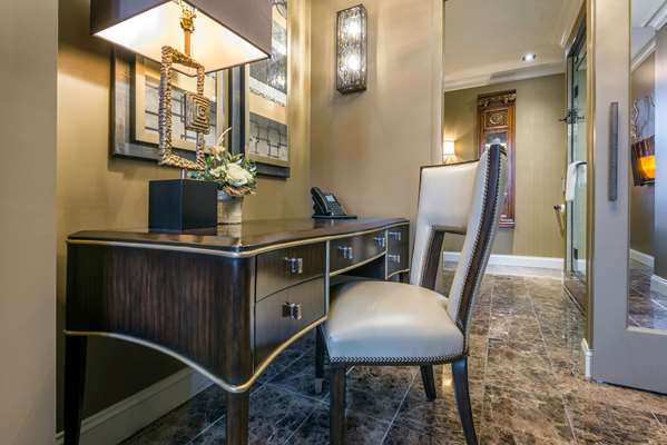 Suite - Curtiss Hotel Downtown Buffalo