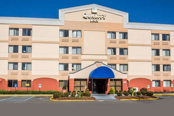Exterior view - Quality Inn Spring Valley - I-87, Exit 14