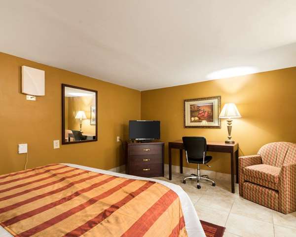  - Rodeway Inn Weedsport - I-90, Exit 40