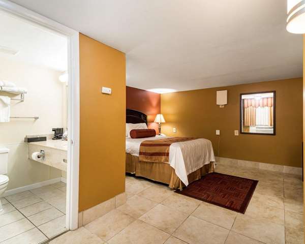  - Rodeway Inn Weedsport - I-90, Exit 40