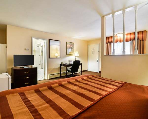 Suite - Rodeway Inn Weedsport - I-90, Exit 40