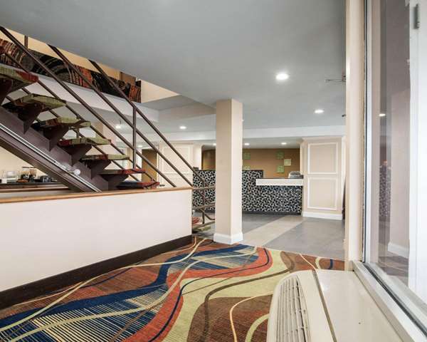  - Rodeway Inn Syracuse - I-90, Exit 35