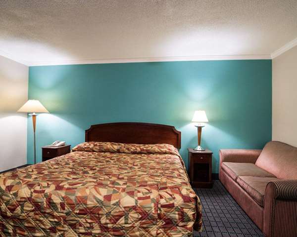  - Rodeway Inn Syracuse - I-90, Exit 35
