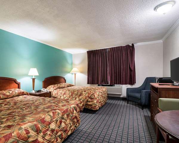  - Rodeway Inn Syracuse - I-90, Exit 35