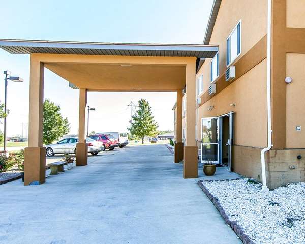 Exterior view - Quality Inn Seaman