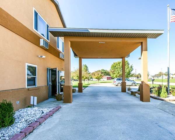 Exterior view - Quality Inn Seaman