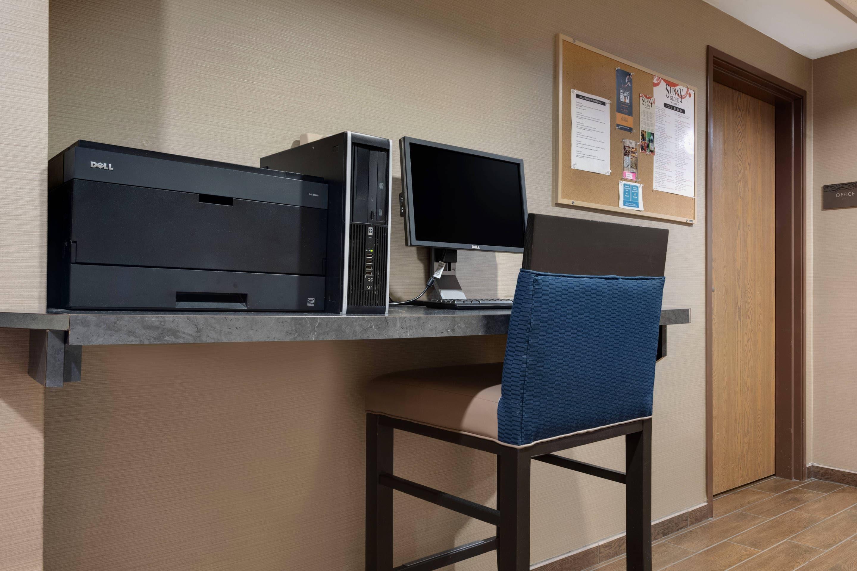 Business center | Comfort Inn