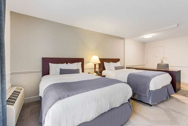  - Blu Hotel Blue Ash - I-275, Exit 47
