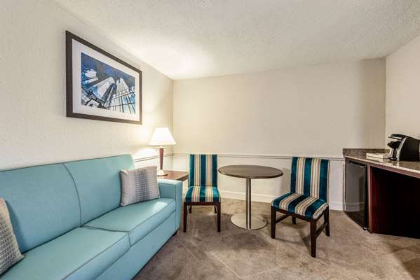 Suite - Blu Hotel Blue Ash - I-275, Exit 47