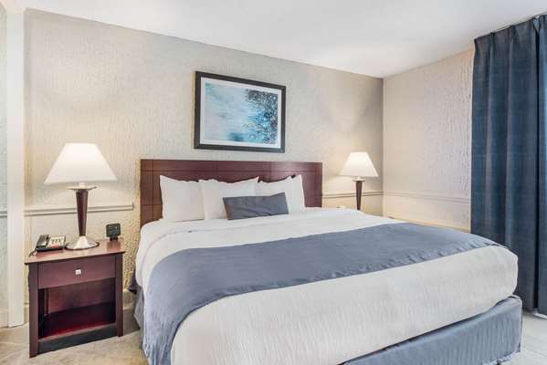 Suite - Blu Hotel Blue Ash - I-275, Exit 47