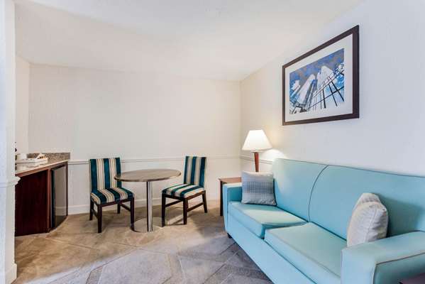 Suite - Blu Hotel Blue Ash - I-275, Exit 47