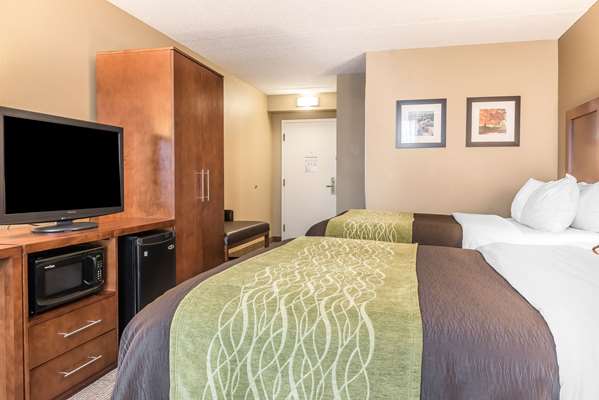  - Comfort Inn Piqua - I-75, Exit 82