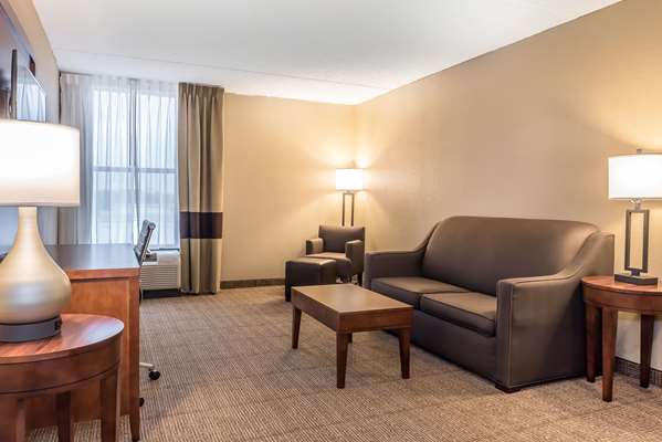 Suite - Comfort Inn Piqua - I-75, Exit 82