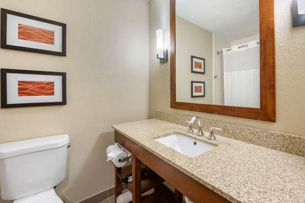  - Comfort Inn Bellville - I-71, Exit 165