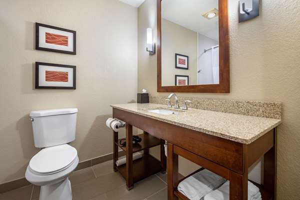  - Comfort Inn Bellville - I-71, Exit 165