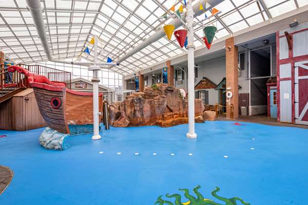 Pool - Comfort Inn Bellville - I-71, Exit 165