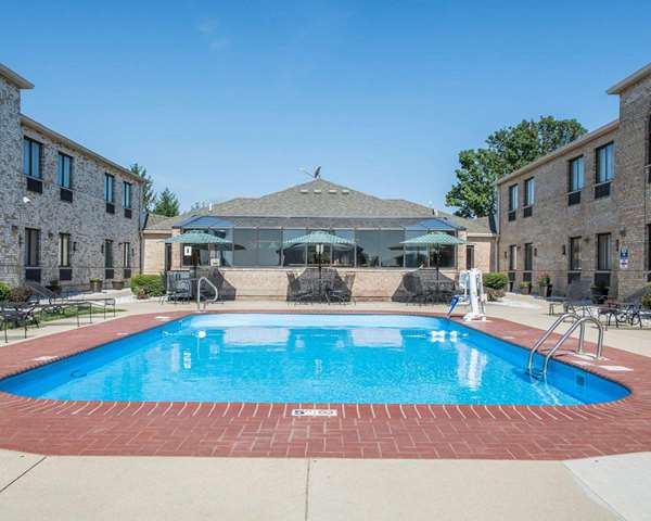 Pool - Comfort Inn Bellefontaine
