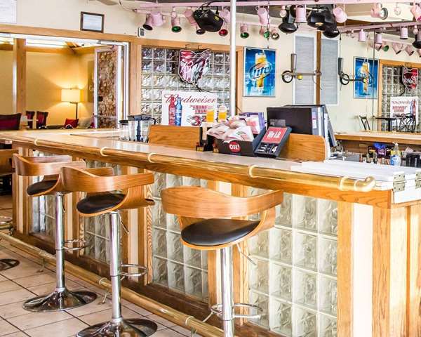 Bar - Comfort Inn Bellefontaine