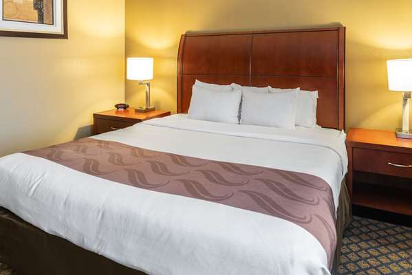 Suite - Quality Inn & Suites Seville - I-71, Exit 209