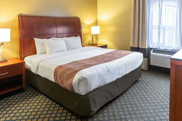 Suite - Quality Inn & Suites Seville - I-71, Exit 209