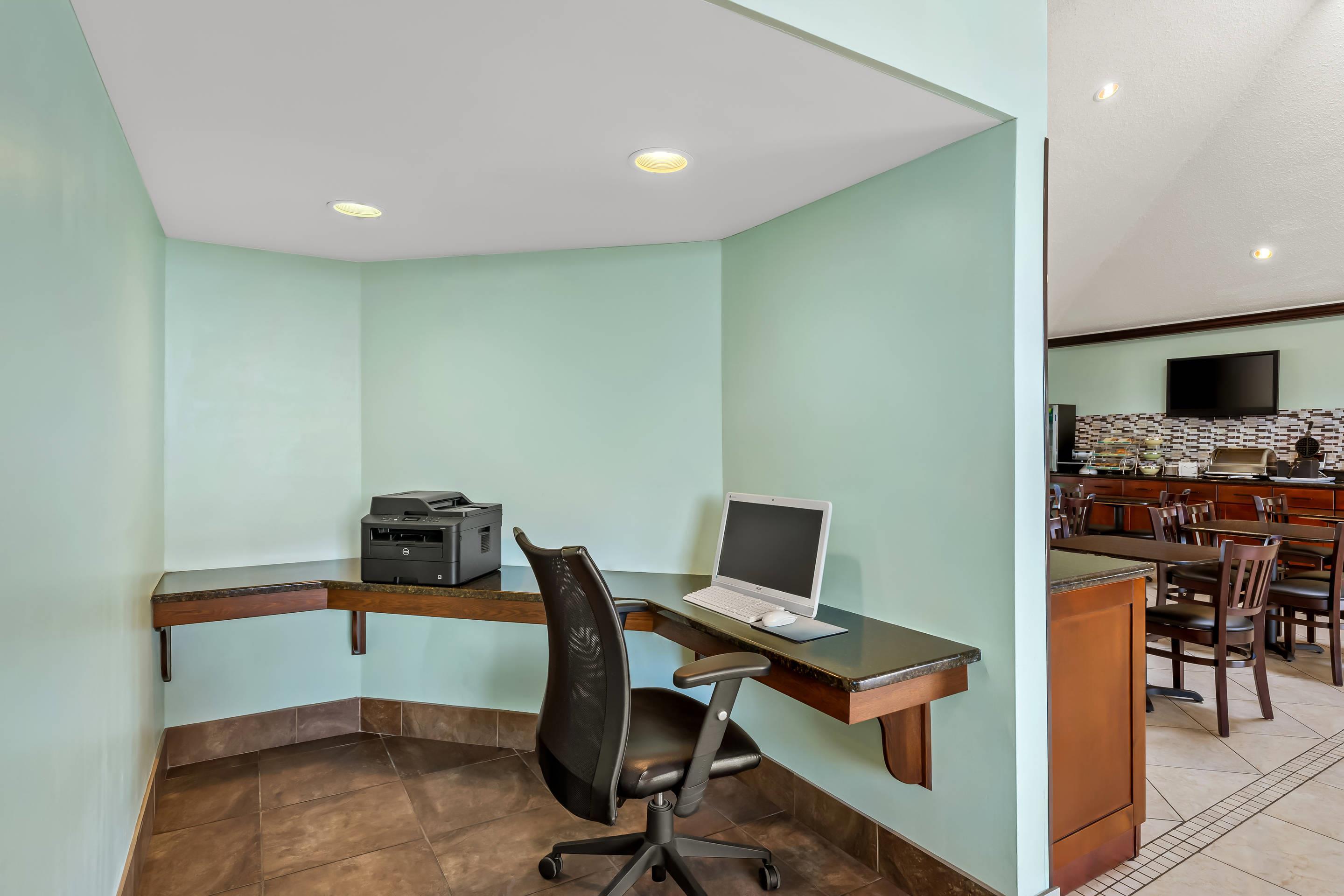 Business center | Quality Inn & Suites