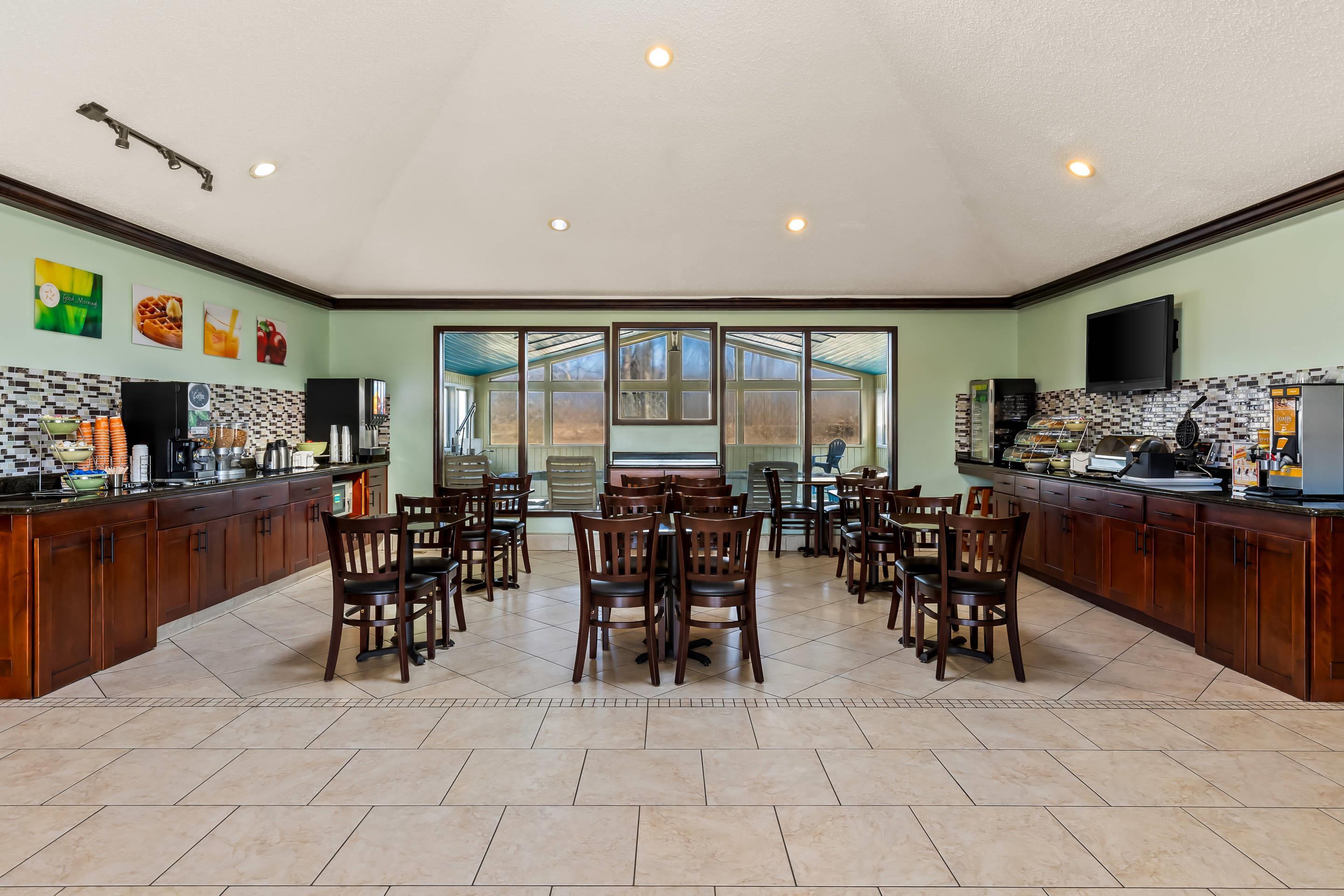 Breakfast area | Quality Inn & Suites