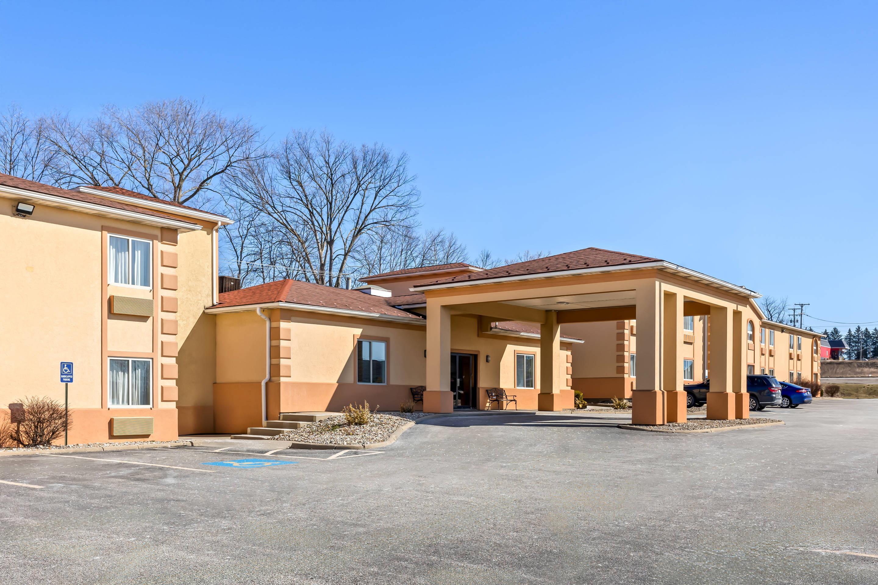 Hotel exterior | Quality Inn & Suites