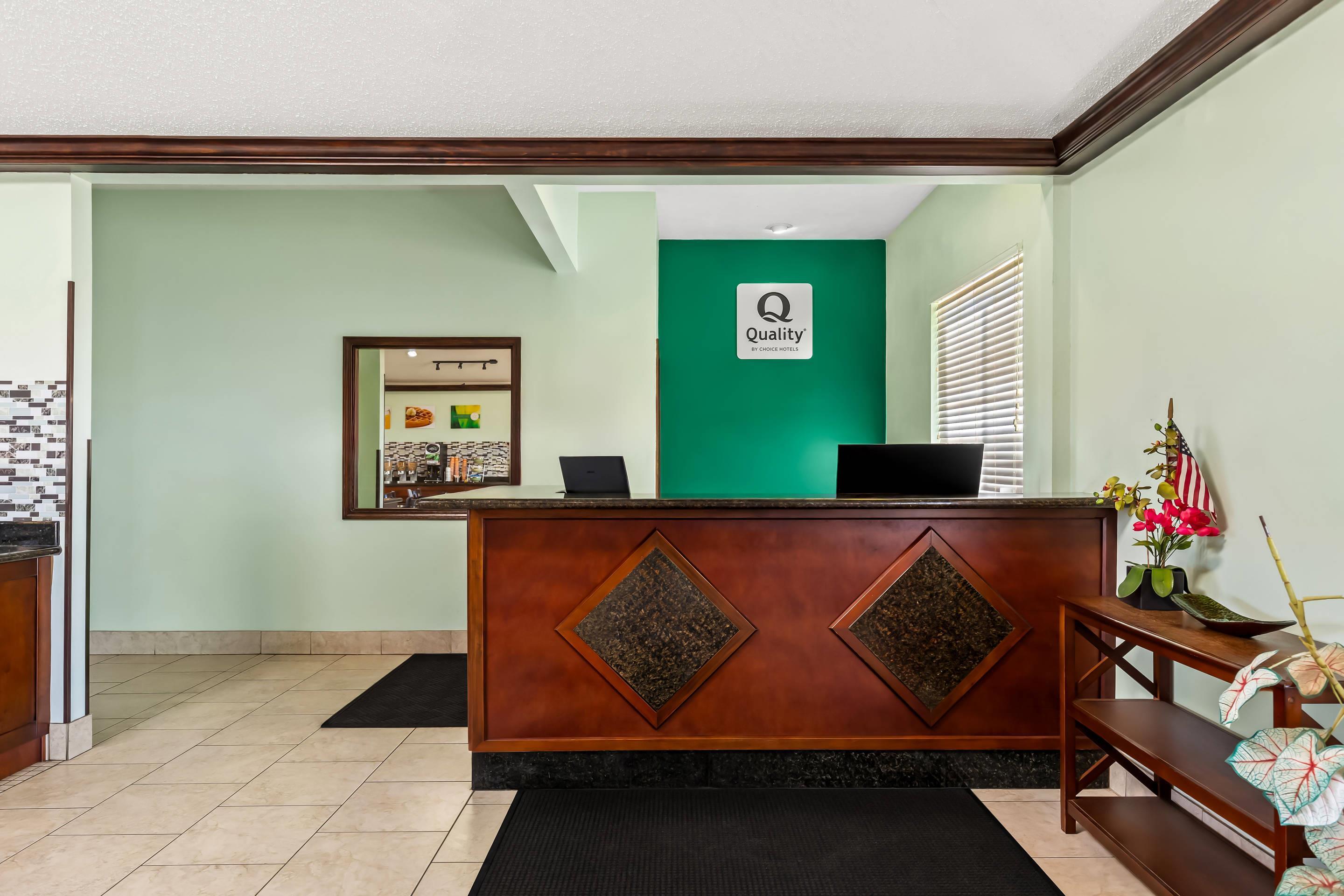 Front desk | Quality Inn & Suites