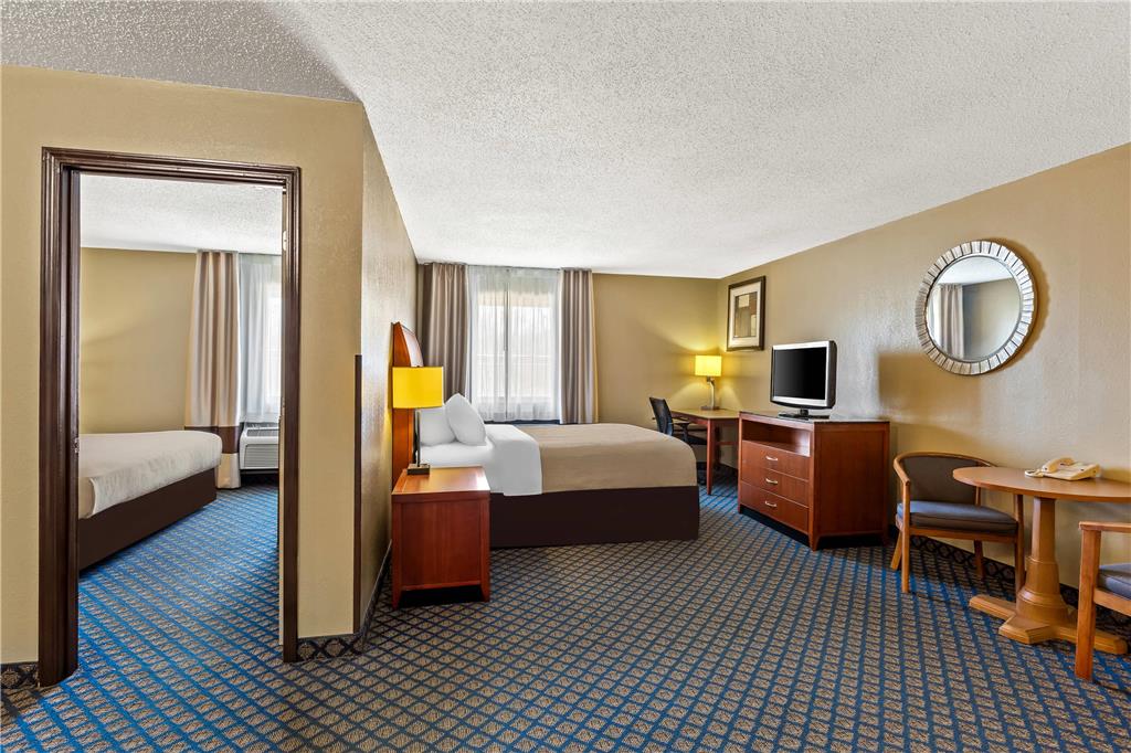 QUALITY INN AND SUITES SEVILLE-guestroom-Guest Room,Suite,On-Site.jpg