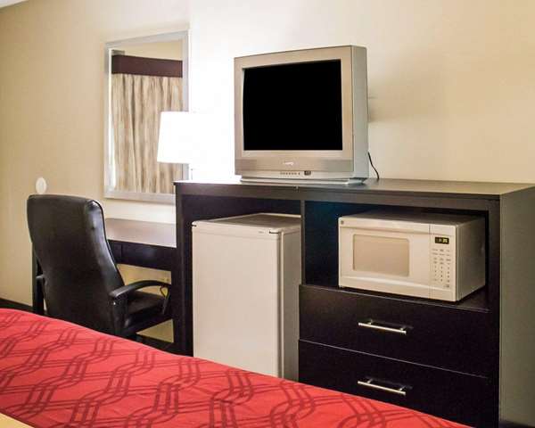  - Econo Lodge West Columbus - I-70, Exit 94