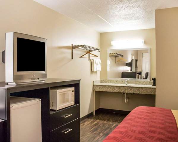  - Econo Lodge West Columbus - I-70, Exit 94