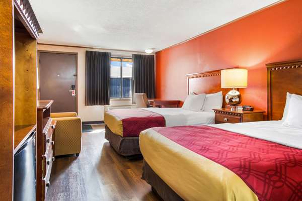  - Econo Lodge Norwalk