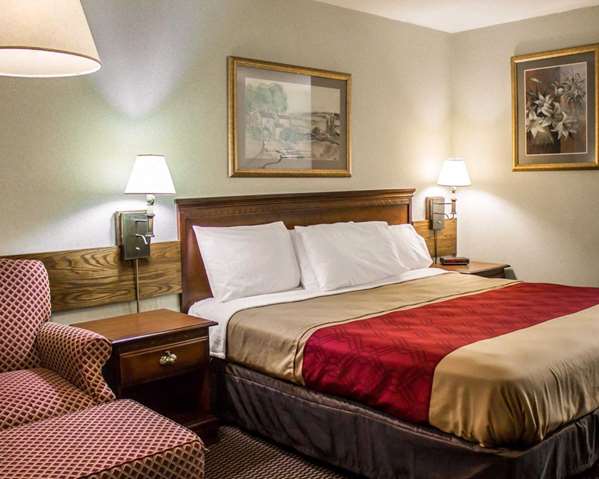  - Econo Lodge Wooster