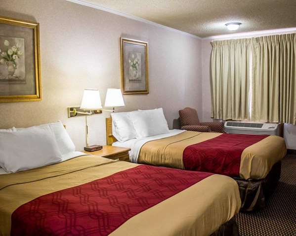  - Econo Lodge Wooster