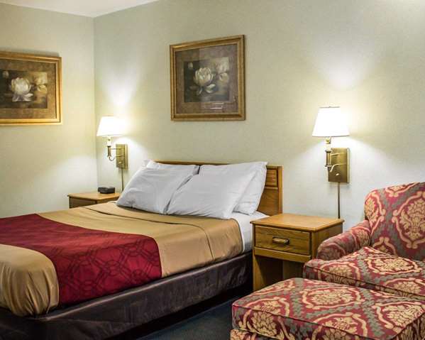  - Econo Lodge Wooster