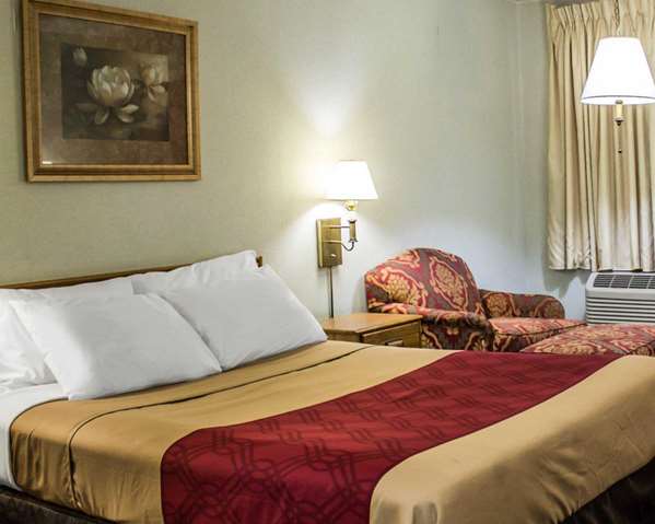  - Econo Lodge Wooster