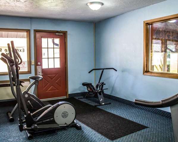Fitness/ Exercise Room - Econo Lodge Wooster