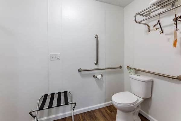  - Econo Lodge Cedar Point South Sandusky