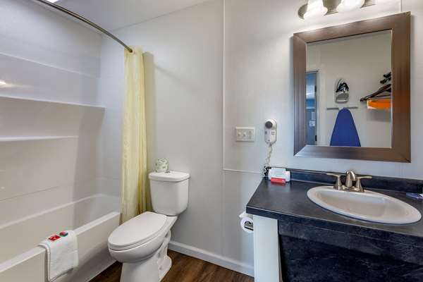  - Econo Lodge Cedar Point South Sandusky