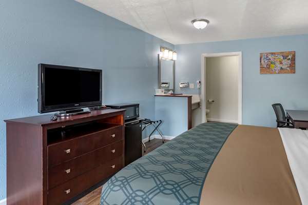  - Econo Lodge Cedar Point South Sandusky