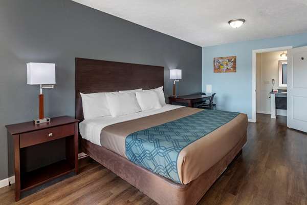  - Econo Lodge Cedar Point South Sandusky