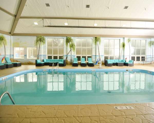 Pool - Comfort Inn Sandusky