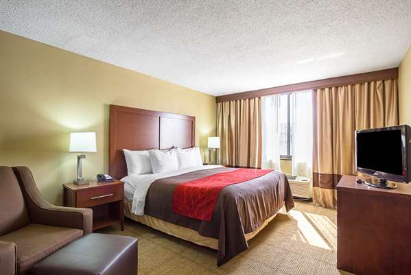  - Comfort Inn Downtown Cleveland - I-90, Exit 172A & 173A