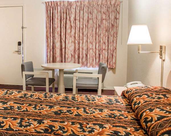  - Rodeway Inn Findlay - I-75, Exit 159