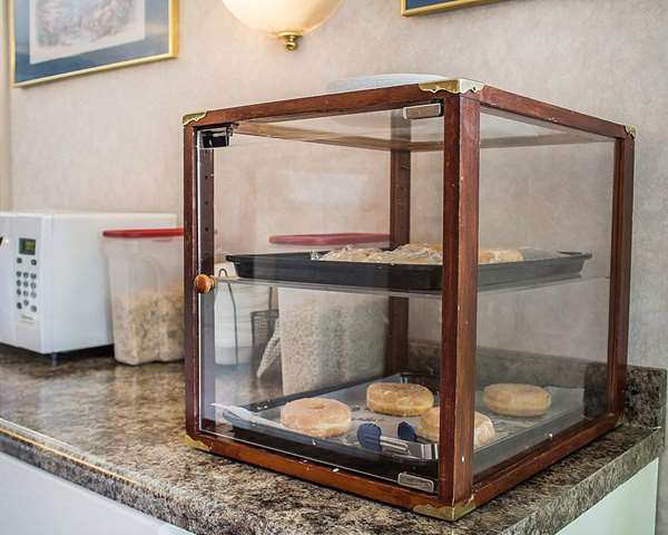 Amenities - Rodeway Inn Findlay - I-75, Exit 159