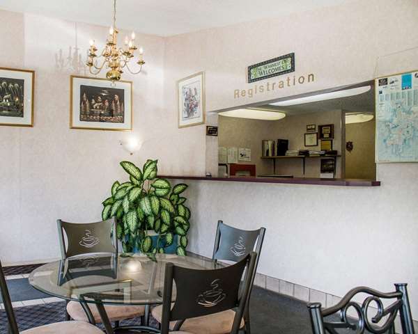  - Rodeway Inn Findlay - I-75, Exit 159