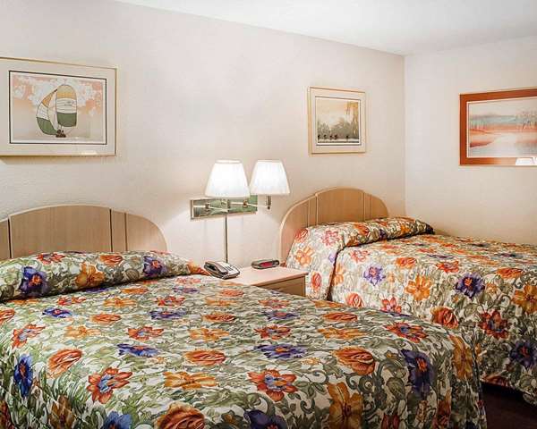  - Rodeway Inn Findlay - I-75, Exit 159